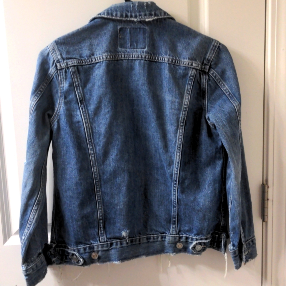 NWT ✨ Lucky Brand XS Distressed Designer Jean Jacket Blue Denim NEW WITH TAGS - Picture 5 of 5